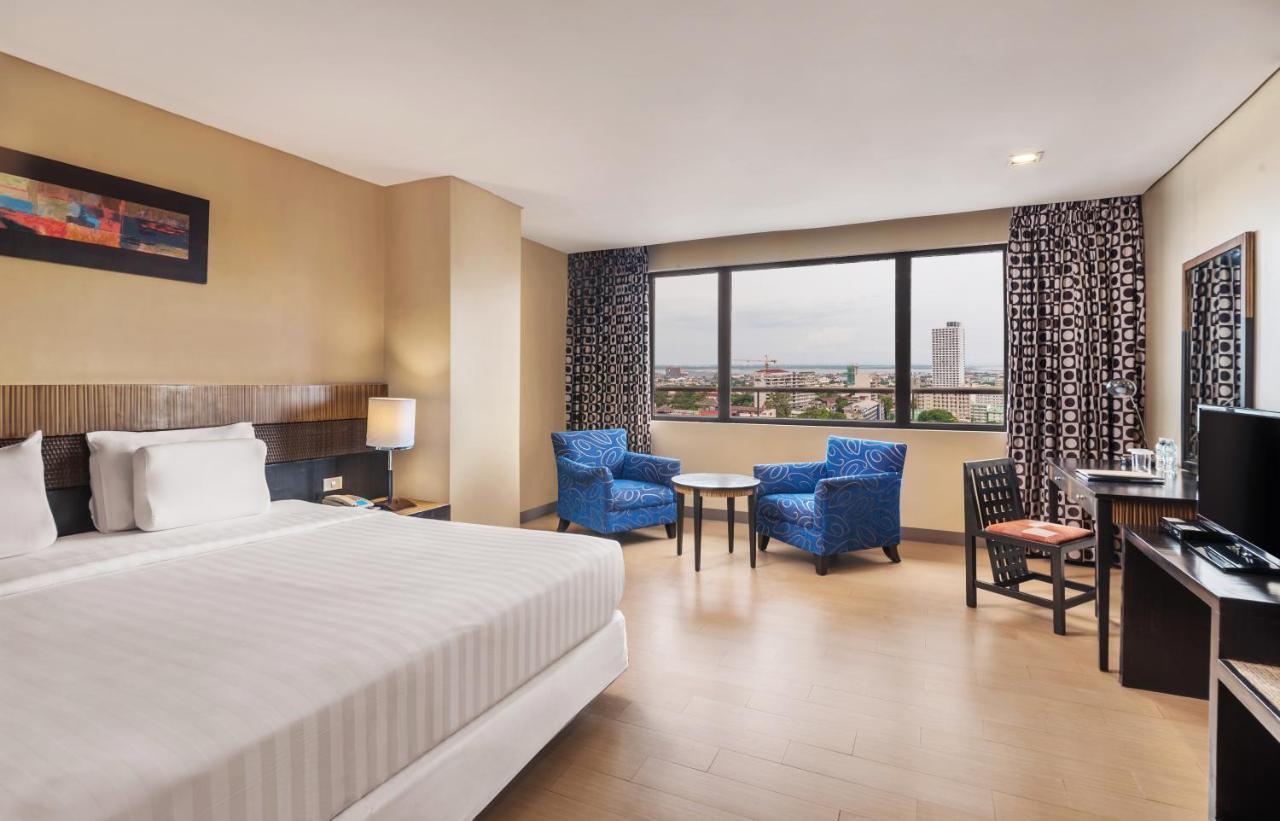 Summit Circle Cebu Hotel Bagian luar foto
